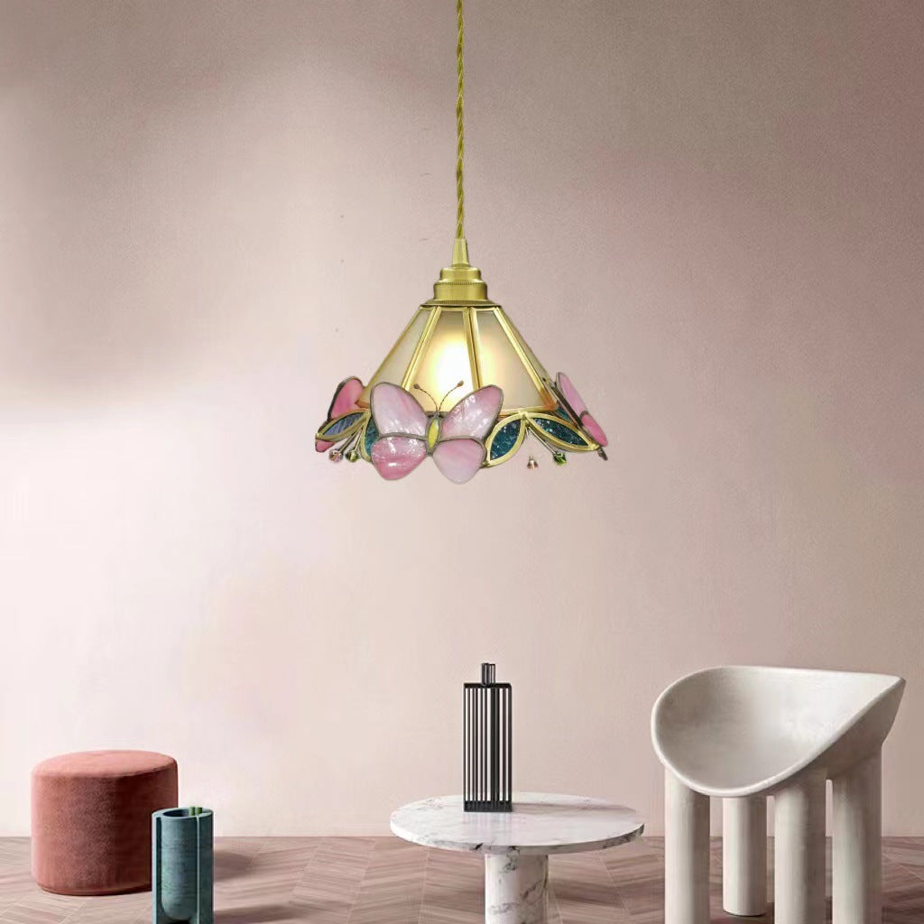 Moderne nordische 1-flammige Pendelleuchte aus Kupfer mit Schmetterlings-Buntglas in Kegelform für das Wohnzimmer 
