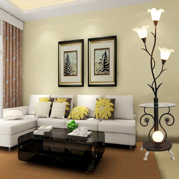 Zeitgenössische kreative florale Eisen-Glas-Stehlampe mit 4 Lichtern für das Wohnzimmer 