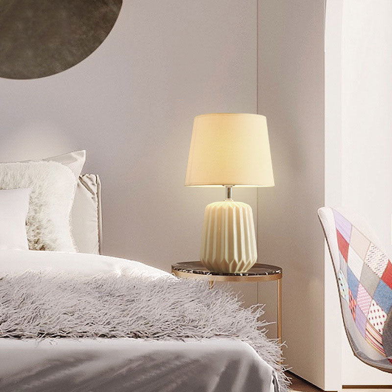 Lampe de table 1 lumière en céramique et tissu nordique Macaron 