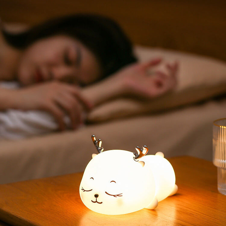 Lampe de Table Veilleuse à LED Rechargeable en Silicone Dessin Animé Cerf Mignon à Sept Couleurs 