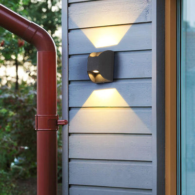 Lampe murale LED moderne minimaliste extérieure étanche carrée avec éclairage vers le haut et vers le bas 