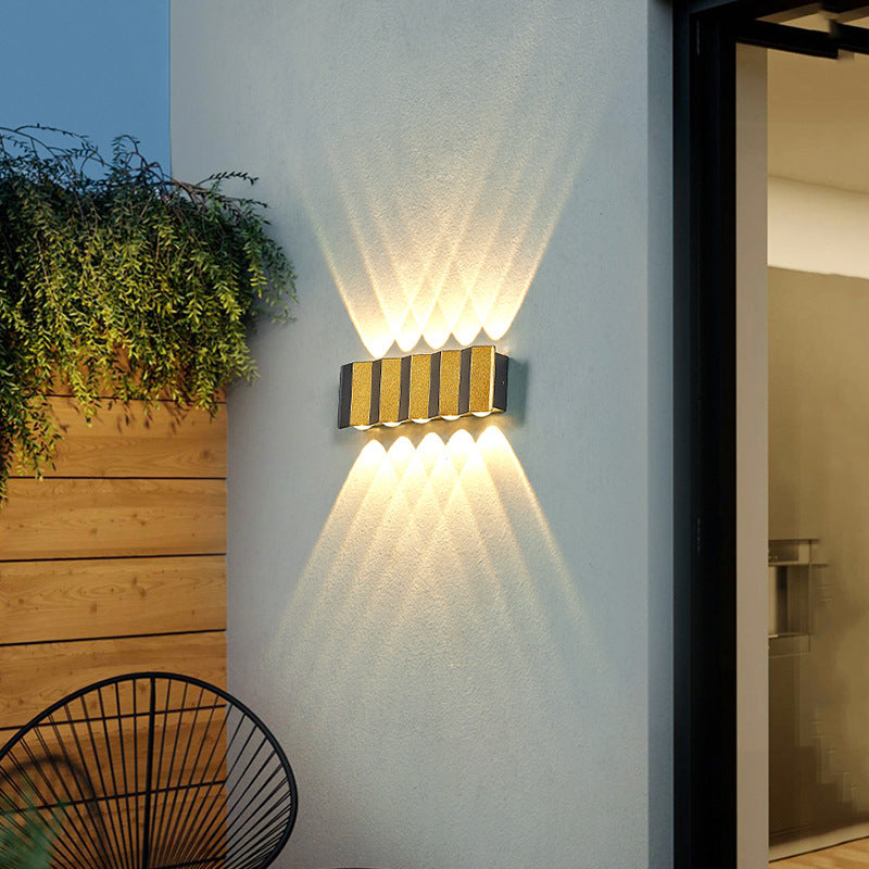 Moderne helle luxuriöse goldene Aluminium-im Freien wasserdichte Patio-LED-Wand-Leuchter-Lampe 