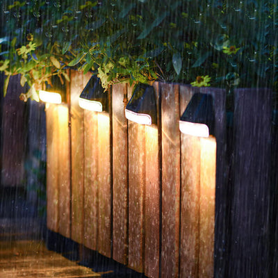 Moderne quadratische Solar-LED-Wasserdicht-Patio-Garten-Wandleuchte aus Kunststoff 