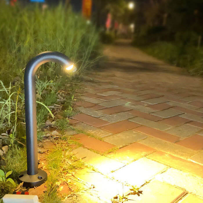 Wasserdichtes gebogenes Wasserhahn-Design LED-Rasenbodenleuchte im Freien 