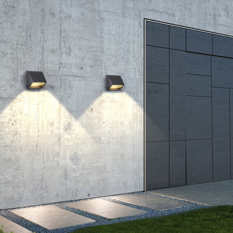 Applique murale étanche à LED trapézoïdale à rayures simples pour extérieur 