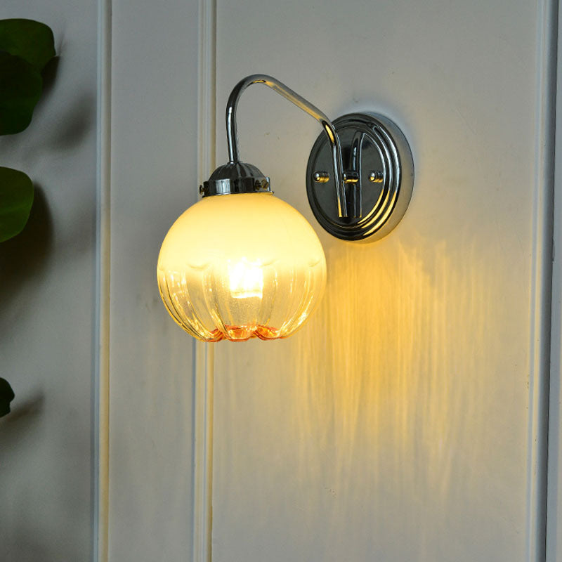 European Light Luxury Flower Pod Glaseisen 1-Licht-Wandleuchte 