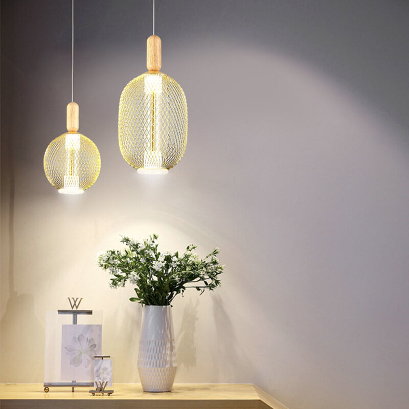 Moderne LED-Pendelleuchte mit Glasmaschenschirm 