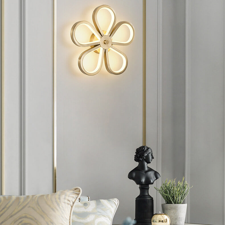 Moderne Luxus-Petalenform Messing LED Wandleuchte 