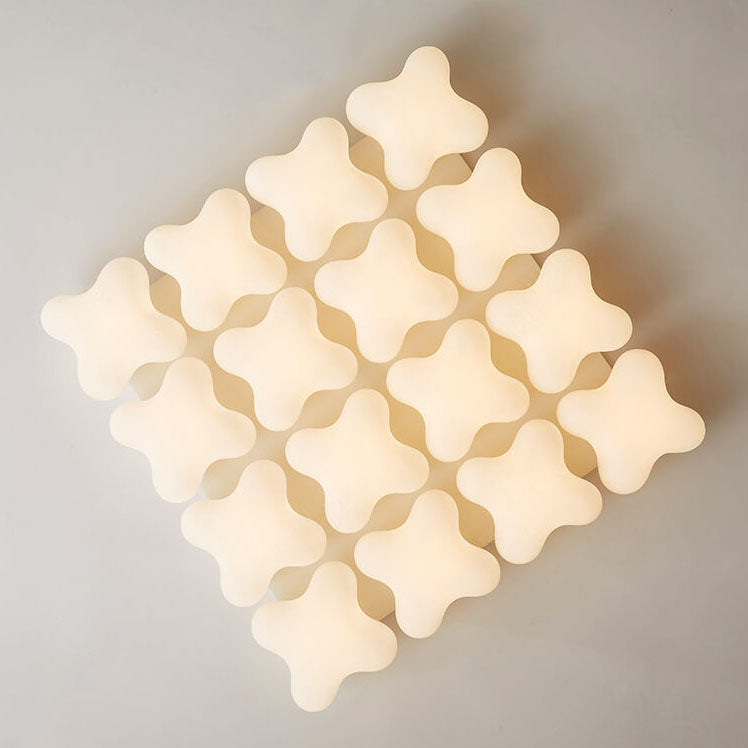 Moderne minimalistische quadratische Stereo-LED-Deckenleuchte aus milchweißem Acryl-Eisen 