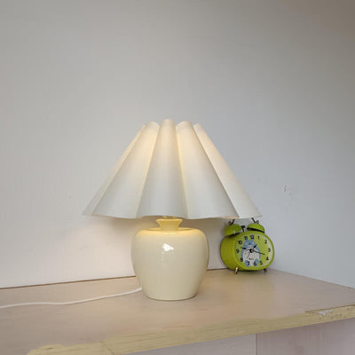 Nordic Ceramic Cloth Pleated 1-Light Table Lamp