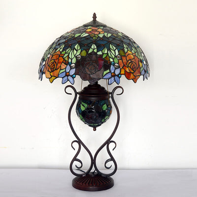 Lampe de table à 3 lumières avec base en dentelle et verre coloré Tiffany rose de style européen 