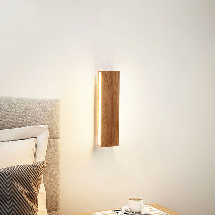 Applique murale à bande LED en bois massif simple 