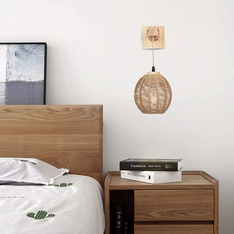 Zeitgenössische Boho Rattan Webkäfig Holzträger 1-Licht Wandleuchte für das Wohnzimmer 