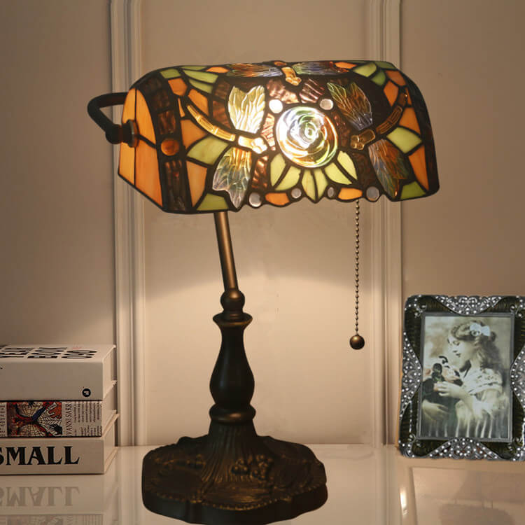 Lampe de table en alliage de zinc Tiffany vintage européenne à 1 lumière 