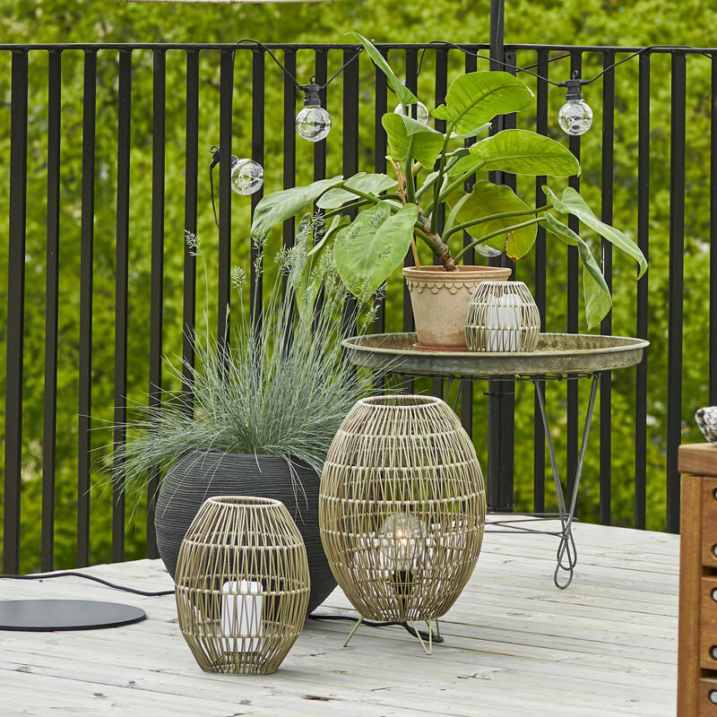 Modernes japanisches Rattan, das rund geformte wasserdichte Patio-1-Licht-Stehlampe im Freien webt 