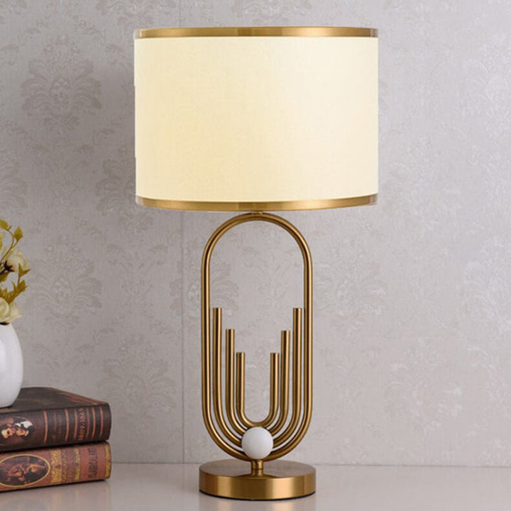 Lámpara de mesa de 1 luz con base de anillo de metal y tela europea 