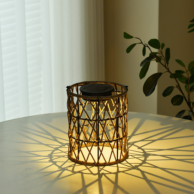 Lampe de table de jardin à LED étanche avec cylindre de tissage en rotin extérieur solaire 