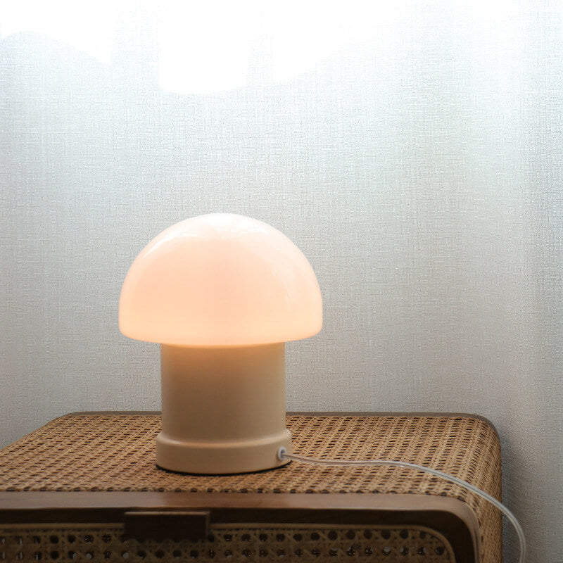 Lampe de table à une lumière en forme de colonne de champignon crème vintage 