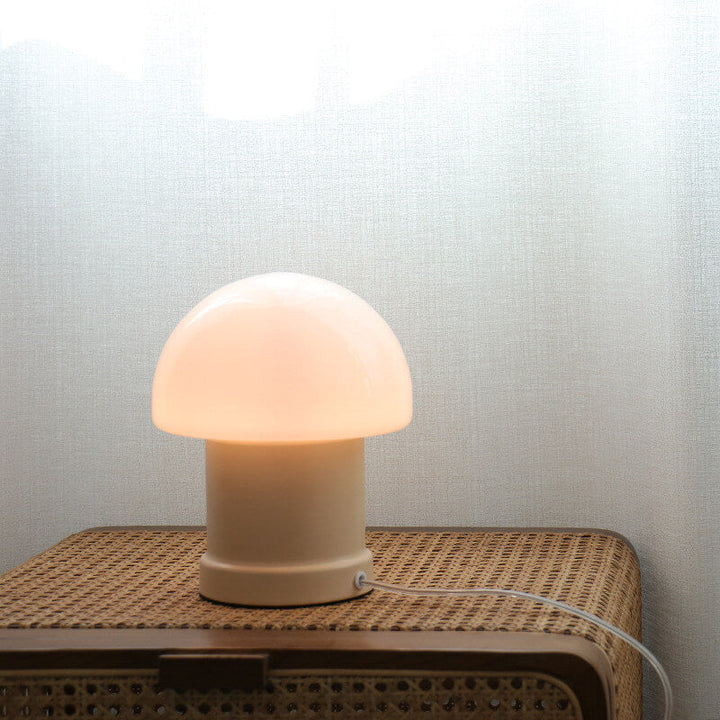 Lampe de table à une lumière en forme de colonne de champignon crème vintage 