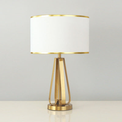 Lampe de table moderne à 1 lumière en forme de fleur en fer doré de luxe nordique 