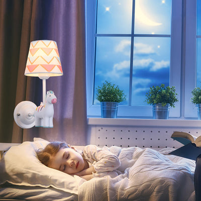 Zeitgenössische kreative Cartoon Harz Einhorn Stoff Schatten 1-Licht Kinder Wandleuchte Lampe für Schlafzimmer 