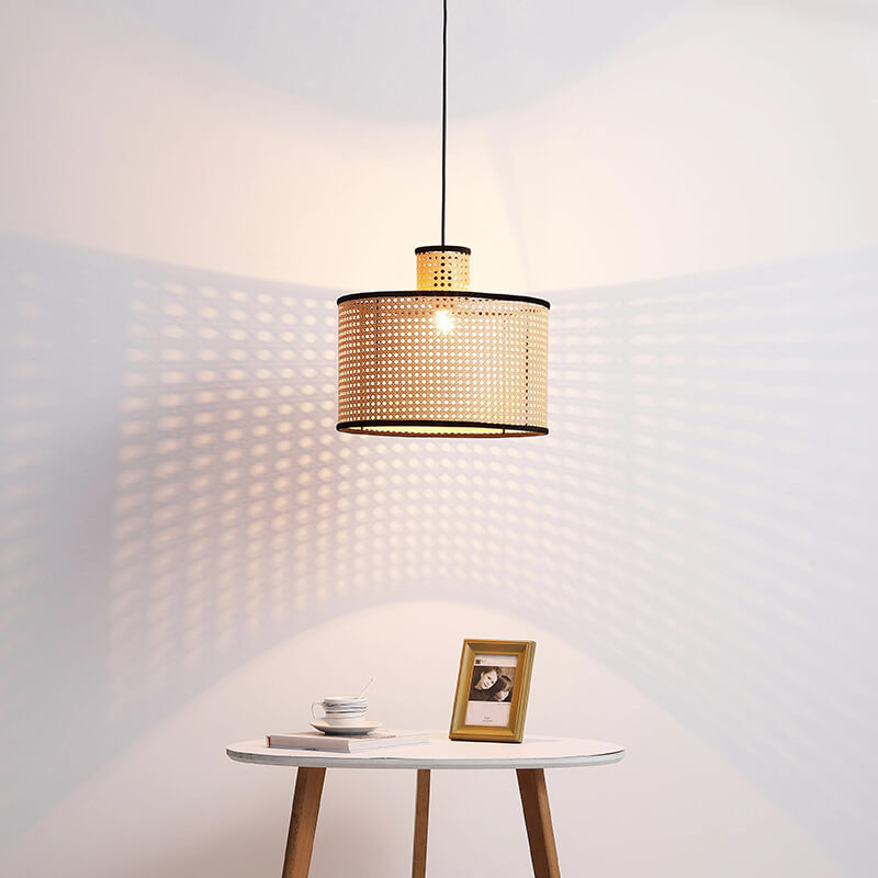 Japanischer minimalistischer runder Pflaumen-PVC-Rattan 1-Licht-Pendelleuchte 