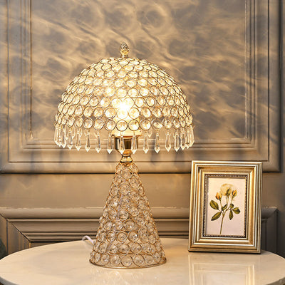 Modern Light Luxury Creative Pattern Crystal 1-Light Table Lamp