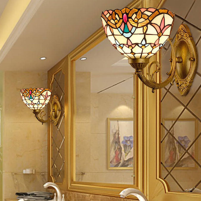 Vintage Tiffany Baroque Stained Glass Round 1-Light Wall Sconce Lamp
