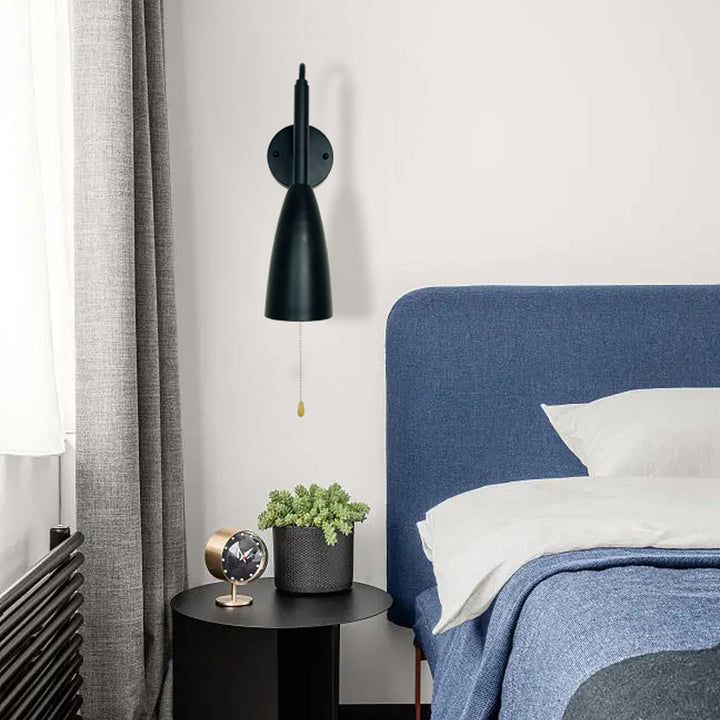 Applique murale moderne minimaliste en fer noir et bois de fer à 1 lumière avec interrupteur à glissière 