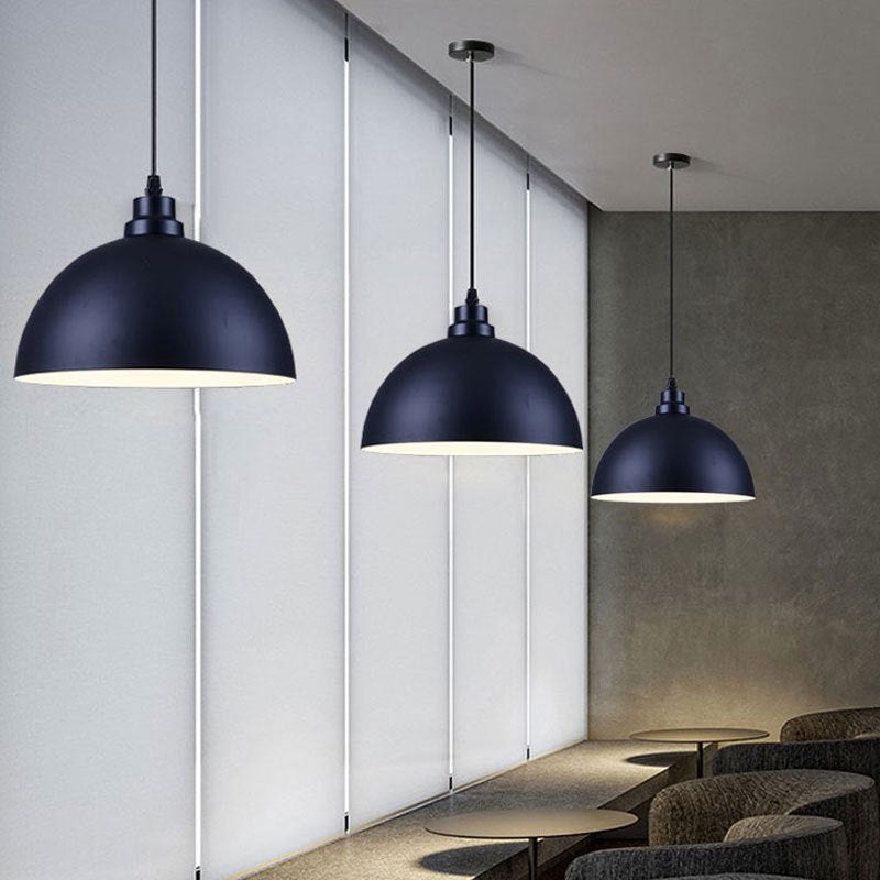 Luminaire suspendu industriel simple à 1 lumière avec couvercle en forme de dôme en fer 