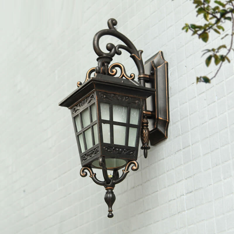 Lanterne murale carrée extérieure européenne sculptée à 1 ampoule, étanche 