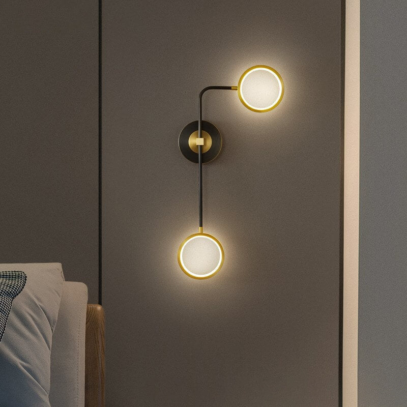 مصباح حائط LED صناعي بتصميم عصري من النحاس مع قضيب طي وحلقة 