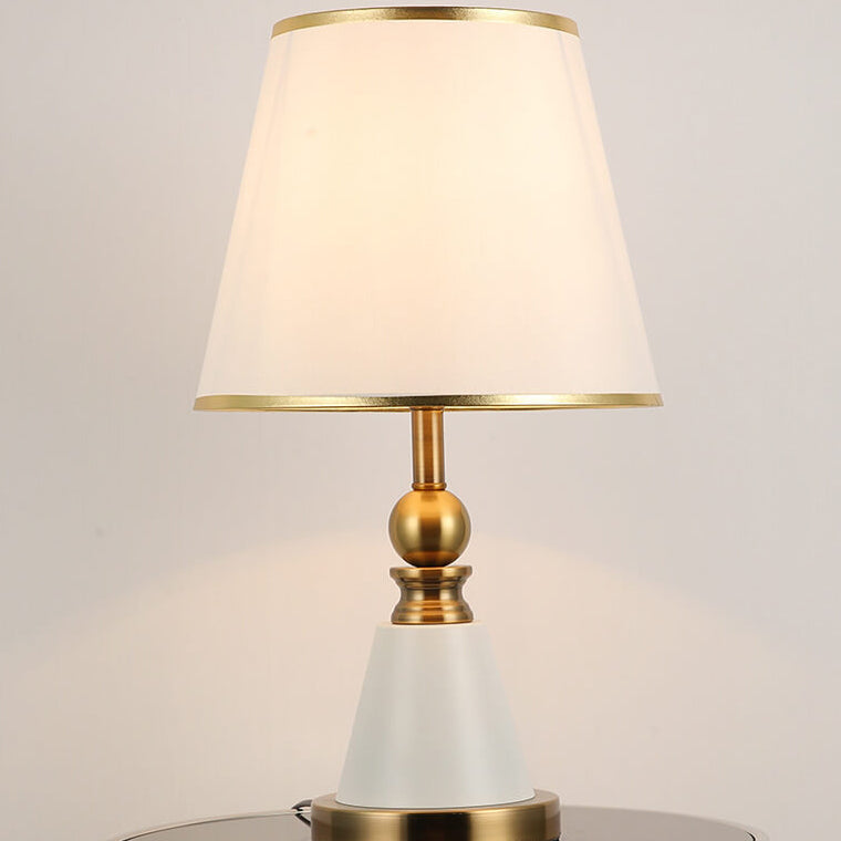 Nordic Simple Iron 1-Light Table Lamp