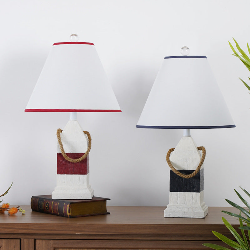 Europäische Vintage Tischlampe aus einfarbigem Kunstharz mit 1 Leuchte 