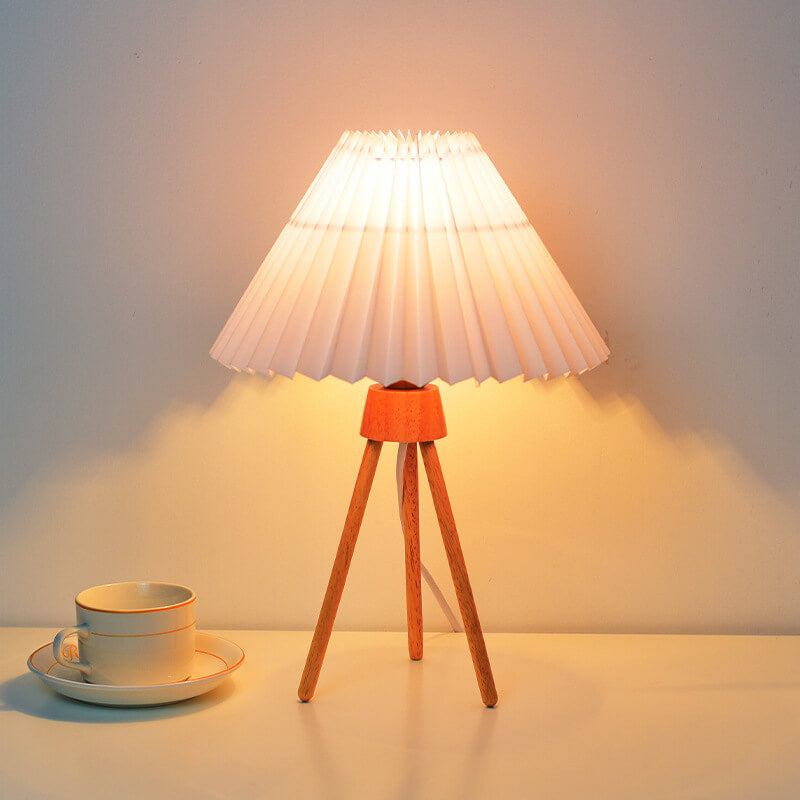 Nordic Retro Tripod Pleated Design Umbrella 1-Light Table Lamp