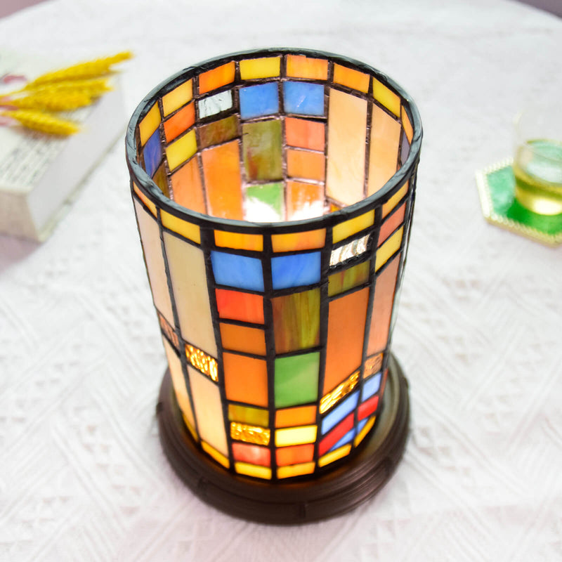 Tiffany European Vintage Color Unregelmäßiges quadratisches Muster Glasdesign LED-Tischlampe 