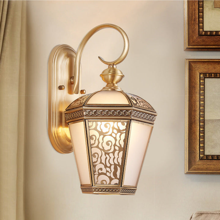 Moderne luxuriöse sechseckige Wandleuchte aus Messing und Glas mit 1 Flamme für das Wohnzimmer 
