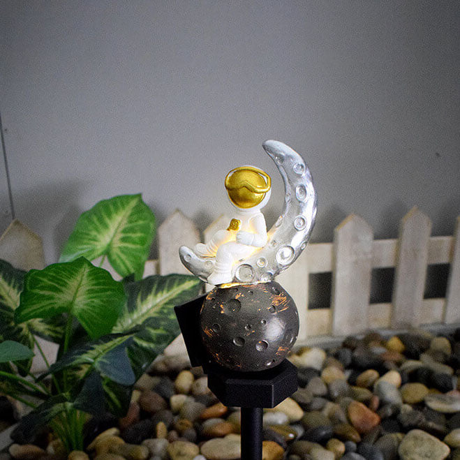 Modern Astronaut Resin Decorative Solar Outdoor Lawn LED Garden Ground Insert Landscape Light