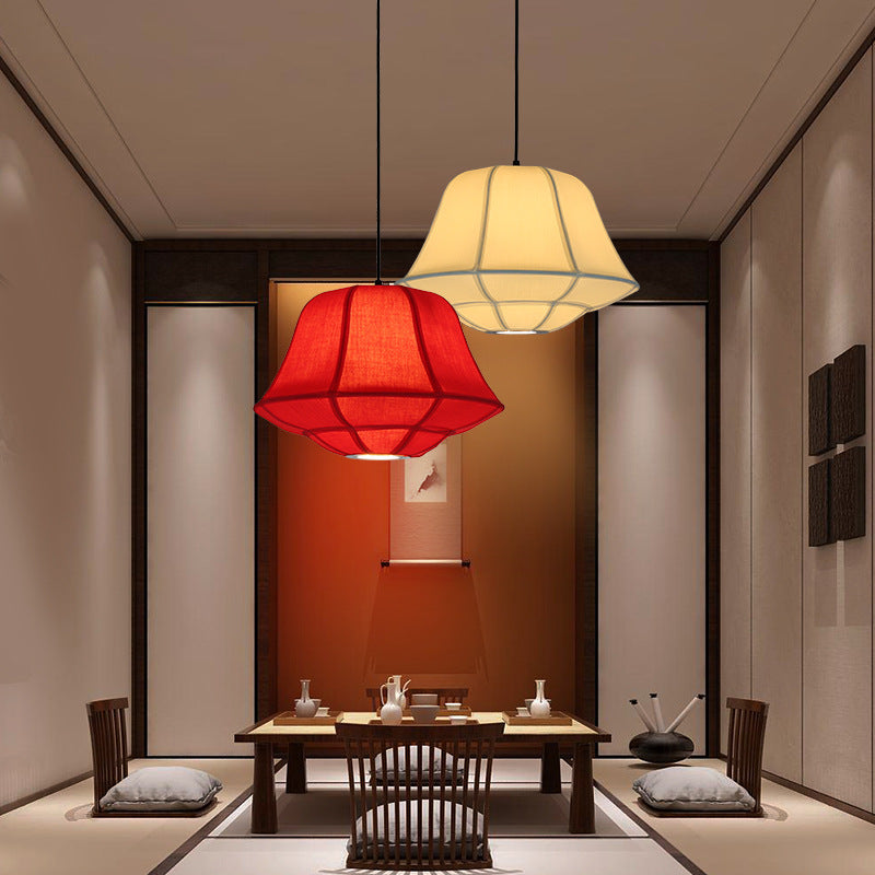 Lámpara colgante ovalada tipo farol de 1 luz en hierro y tela de imitación piel de oveja de estilo tradicional chino para salón 