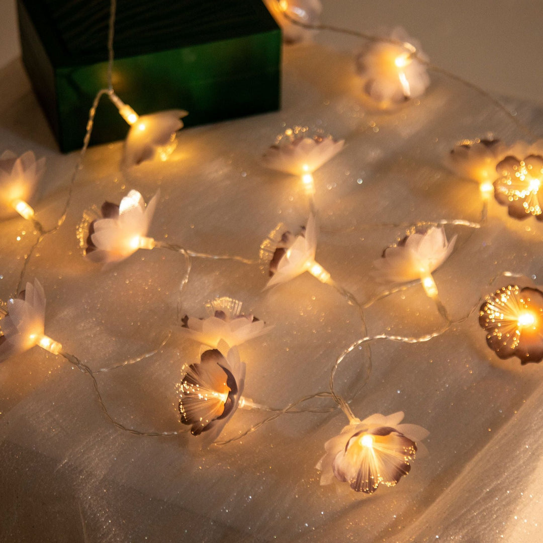Guirlandes lumineuses décoratives à LED avec fleurs en fibre optique créatives 