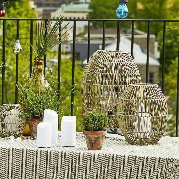 Lámpara de piso de 1 luz para patio impermeable al aire libre con forma redonda de tejido de ratán japonés moderno 
