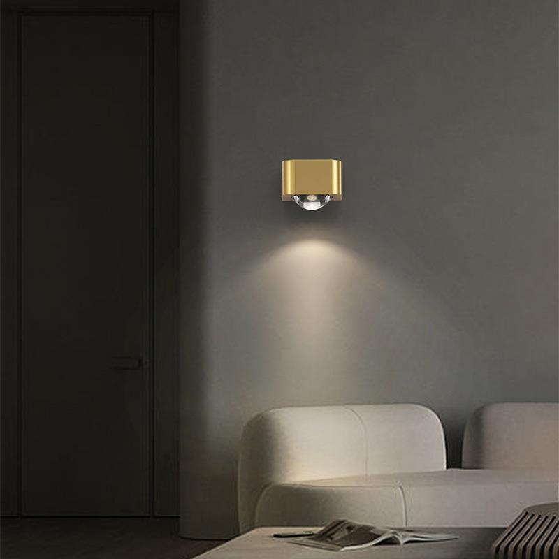 مصباح حائط LED مضيء لأعلى ولأسفل بتصميم مكعب مستطيل مستدير من النحاس العصري البسيط لغرفة النوم 