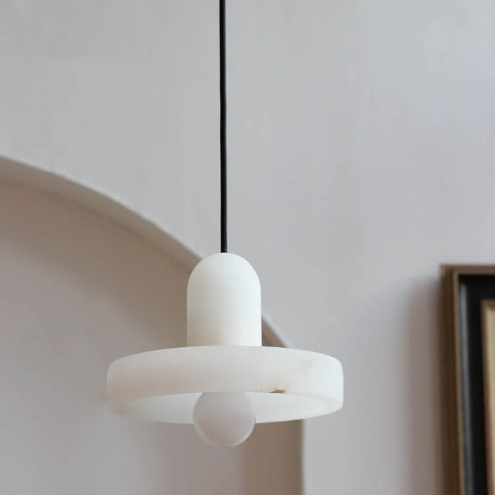Lámpara colgante de 1 luz de latón con pantalla redonda de mármol chino tradicional para sala de estar 