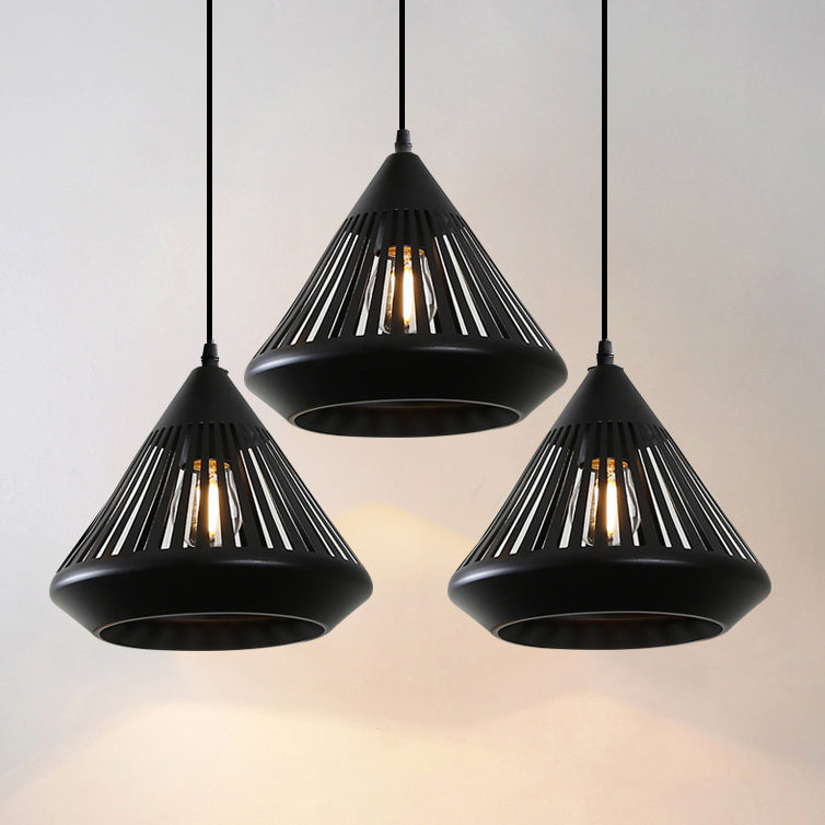 Moderne minimalistische hohl geschnitzte Eisen 3-Licht Kronleuchter 