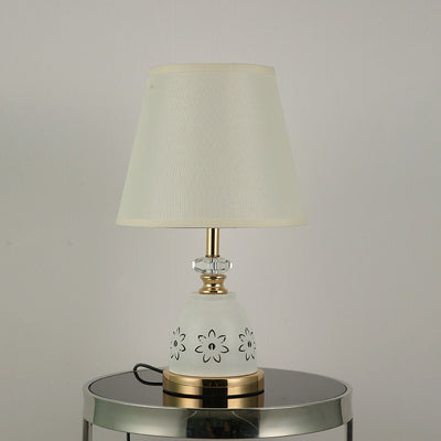 Moderne minimalistische Tischlampe aus Stoff mit einfarbiger Hardware und 1 Licht 
