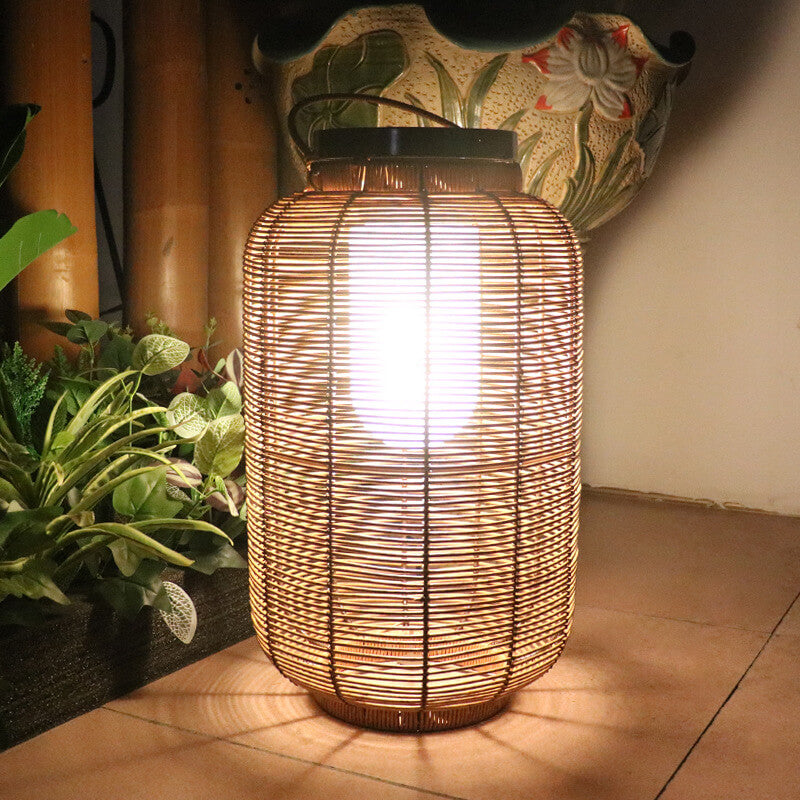 ضوء حديقة LED مقاوم للماء بتصميم جرة مستديرة منسوجة من الخيزران بالطاقة الشمسية 