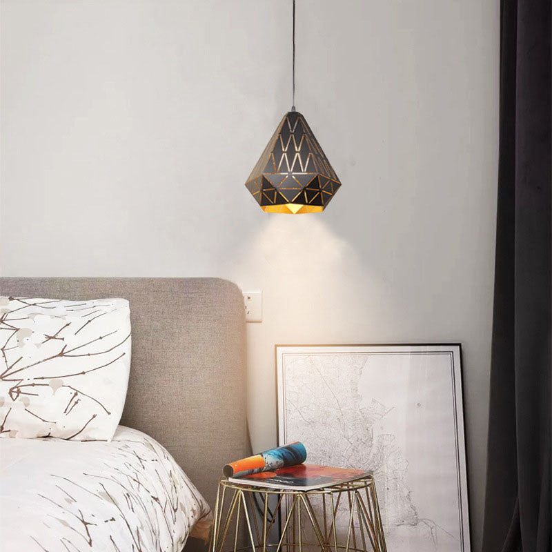 Moderne nordische 1-flammige Pendelleuchte aus Eisen in geometrischer Dreiecksform für Wohnzimmer &amp; Schlafzimmer 