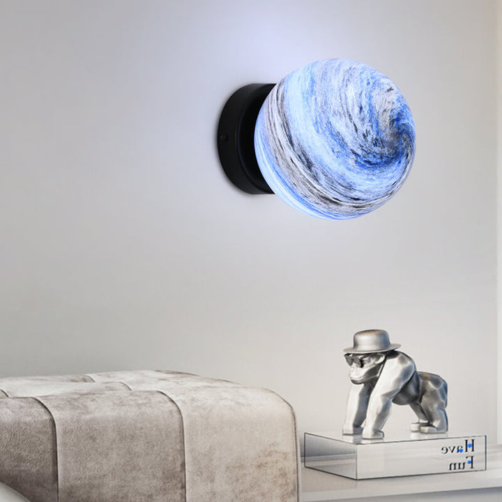 Applique murale à une lumière avec orbe en verre créatif nordique 