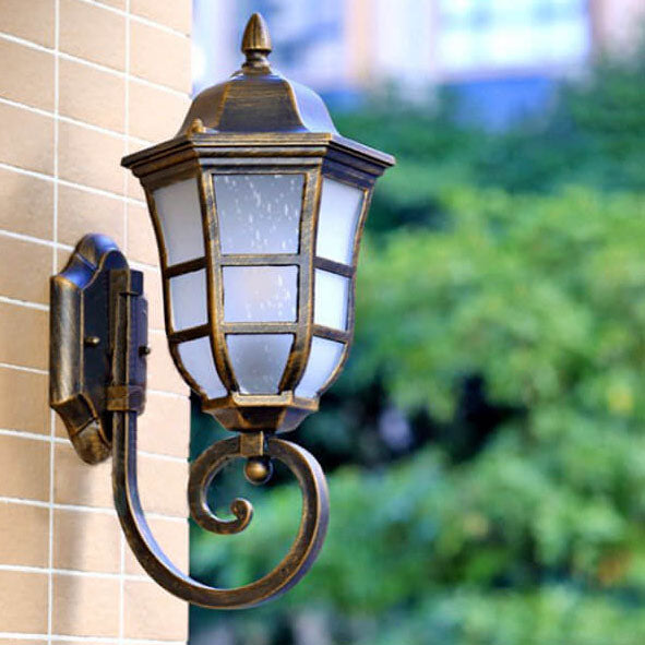 European Retro Outdoor Waterproof Anti-rust 1-Light Wall Sconce Lamp