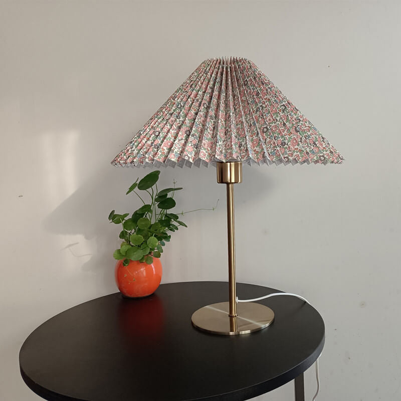 Retro Nostalgic Pleated Cloth Cover Umbrella Design 1-Light Table Lamp